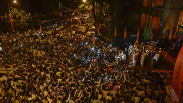 The roads outside the BMC building are thronged by Shiv Sena party workers, after mayor Mahadeshwar’s victory. (Kunal Patil/HT Photo)