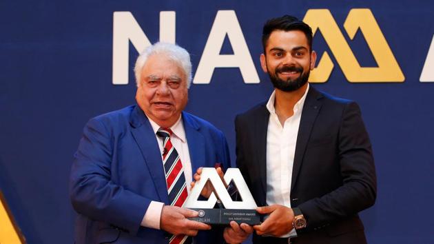 Virat Kohli won the Polly Umrigar best international cricket for his outstanding success in 2015/16. (BCCI)