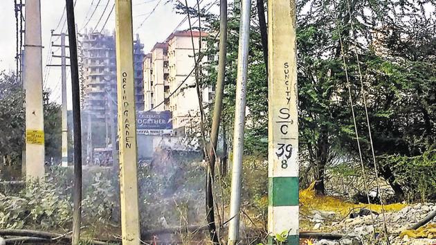 Residents demanded a mass awareness campaign by the municipal corporation to educate residents on the harmful effects of open waste burning. Residents demanded a mass awareness campaign by the municipal corporation to educate residents on the harmful effects of open waste burning.