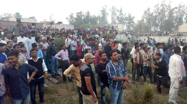 The ATS engaged the suspect in a 12-hour gunbattle overnight on Tuesday after tracking him down at the home of a Muslim cleric on the outskirts of Lucknow. 