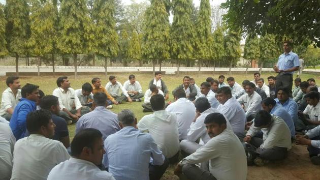 Representatives of various workers’ unions met at a Manesar park on Tuesday. They warned of a strike if the court decision was against workers. (HT Photo) Representatives of various workers’ unions met at a Manesar park on Tuesday. They warned of a strike if the court decision was against workers. (HT Photo)