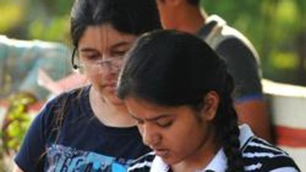 IAdmit cards for the Joint Entrance Examination-Main (JEE-M) 2017 is expected to be released anytime now. (Shankar Mourya/ HT file) IAdmit cards for the Joint Entrance Examination-Main (JEE-M) 2017 is expected to be released anytime now. (Shankar Mourya/ HT file)