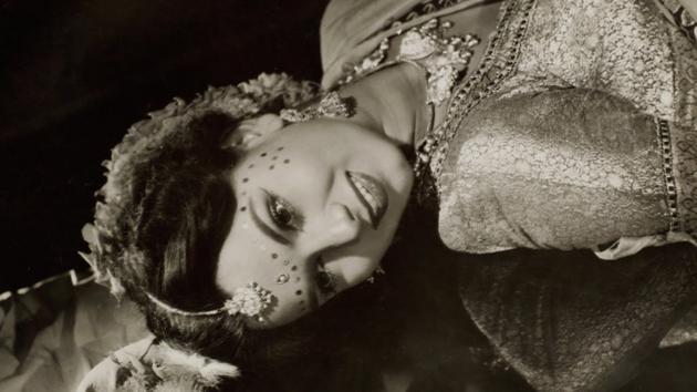 Photographic still of Shyama from the Hindi film, Sohag Sindoor (1953) (Photo courtesy: Museum of Art & Photography) 