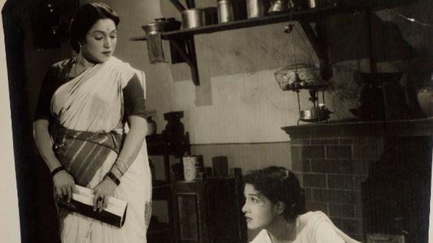 Photographic still featuring Lalita Pawar and Sulochana Latkar, from the Hindi film, Sajni (1956) (Photo courtesy: Museum of Art & Photography) 