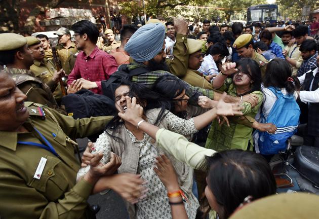 Delhi College of Arts and Commerce (DCAC) students alleged that they were not allowed to publish the journal as the article was critical of the ABVP’s role in the Ramjas violence on February 22.(Raj K Raj/HT FILE PHOTO) Delhi College of Arts and Commerce (DCAC) students alleged that they were not allowed to publish the journal as the article was critical of the ABVP’s role in the Ramjas violence on February 22.(Raj K Raj/HT FILE PHOTO)