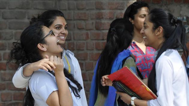 Class 12 students appeared for the first paper of their board examinations on Thursday. Many said that they found the question paper easy except some questions.(Sunil Ghosh/HT Photo)