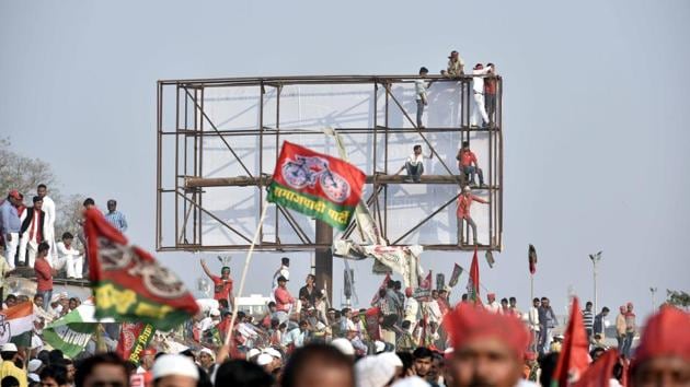 Supporters turned out in full strength during the roadshow in Varanasi on March 4. (Arun Sharma/HT PHOTO)