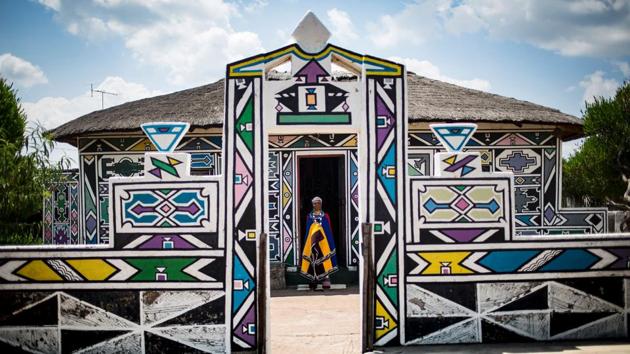 South African artist Esther Mahlangu, 81, poses at her home in Mabhoko Village, Siyabuswa, Mpumalanga.(Image by AFP) South African artist Esther Mahlangu, 81, poses at her home in Mabhoko Village, Siyabuswa, Mpumalanga.(Image by AFP)
