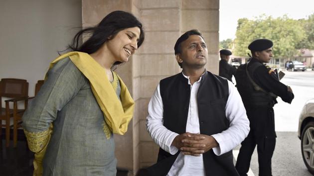 Uttar Pradesh CM Akhilesh Yadav with wife Dimple Yadav at the CM Niwas in Lucknow on Friday, a dey before the counting day. (Arvind Yadav/HT PHOTO)