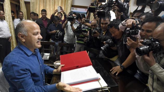 Deputy chief minister and finance minister Manish Sisodia and BJP’s Vijender Gupta sparred in the Assembly on Wednesday. (Sonu Mehta/HT PHOTO) Deputy chief minister and finance minister Manish Sisodia and BJP’s Vijender Gupta sparred in the Assembly on Wednesday. (Sonu Mehta/HT PHOTO)