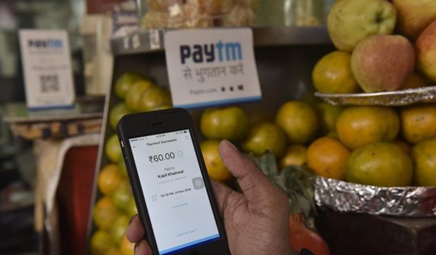 India’s largest mobile wallet company Paytm, has rolled back the top-up charges that it announced on Thursday. (Saumya Khandelwal/HT PHOTO) India’s largest mobile wallet company Paytm, has rolled back the top-up charges that it announced on Thursday. (Saumya Khandelwal/HT PHOTO)