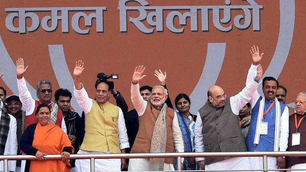 Prime Minister Narendra Modi with other BJP leaders during the Parivartan Rally in Lucknow, Uttar Pradesh.(PTI File)