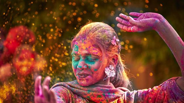 Holi Care Your Complete Guide To Take Care Of Your Eyes Skin And Hair Hindustan Times Therefore, it is must to take care of your hair from harmful colours amidst limitless fun and enjoyment. holi care your complete guide to take