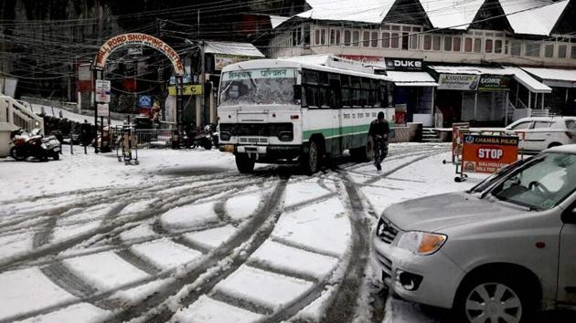 Most schools in Shimla declared a holiday due to the bad weather. (PTI)