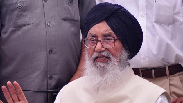Shiromani Akali Dal (SAD) leader Parkash Singh Badal won the Lambi seat with a margin of 2,2770 from Capt Amarinder Singh. (HT File Photo)