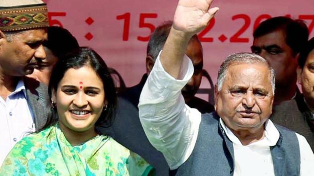 Lucknow: Mulayam Singh Yadav in support of his daughter-in-law and SP candidate Aparna Yadav at an election rally in Lucknow on Wednesday. PTI Photo(PTI2_15_2017_000161B) (PTI) Lucknow: Mulayam Singh Yadav in support of his daughter-in-law and SP candidate Aparna Yadav at an election rally in Lucknow on Wednesday. PTI Photo(PTI2_15_2017_000161B) (PTI)