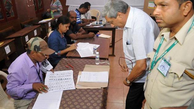 File photo of Defence Minister Manohar Parrikar at a polling booth in Goa.(PTI Photo)