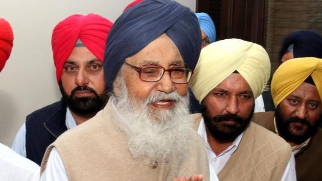 Outgoing Punjab chief minister Parkash Singh Badal at Badal village on Saturday. (Sanjeev Kumar/HT Photo) Outgoing Punjab chief minister Parkash Singh Badal at Badal village on Saturday. (Sanjeev Kumar/HT Photo)