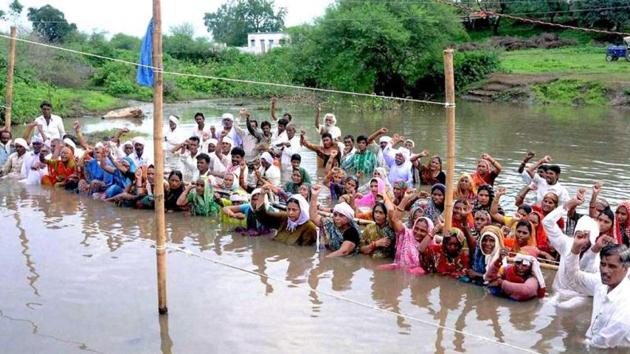 People protest in back waters of Narmada river in Khandwa District, Madhya Pradesh.(AP File Photo) People protest in back waters of Narmada river in Khandwa District, Madhya Pradesh.(AP File Photo)