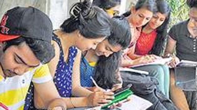 Students registering for engineering entrance exam at an institute. (HT File Photo) Students registering for engineering entrance exam at an institute. (HT File Photo)