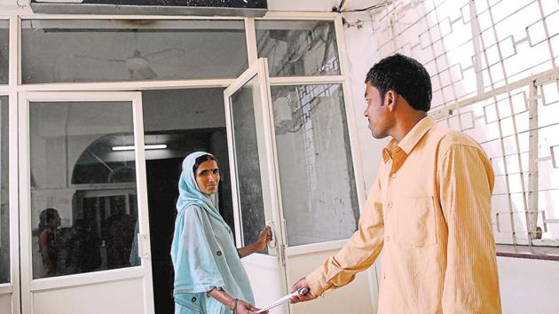 Jhalawar district authorities say women are more amenable to undergoing sterilisation than men. (Pic for representative purposes only/ HT) Jhalawar district authorities say women are more amenable to undergoing sterilisation than men. (Pic for representative purposes only/ HT)