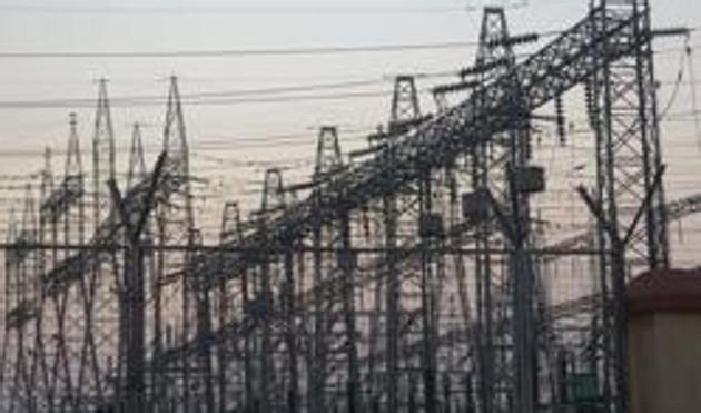 NTPC has threatened to suspend supply of electricity to the Delhi discoms if they fail to clear dues of Rs 239 crore. (HT Archive) NTPC has threatened to suspend supply of electricity to the Delhi discoms if they fail to clear dues of Rs 239 crore. (HT Archive)