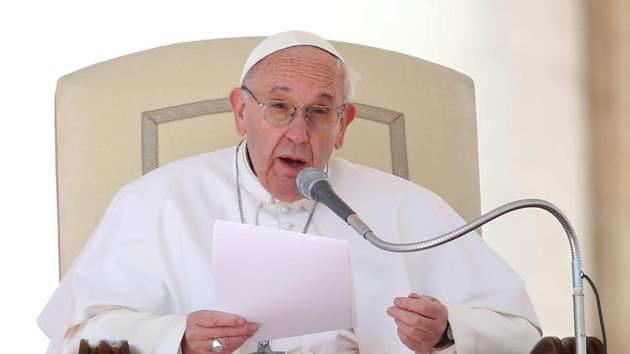 Pope Francis talks during his Wednesday general audience, in Saint Peter's Square, at the Vatican March 15, 2017. (REUTERS) Pope Francis talks during his Wednesday general audience, in Saint Peter's Square, at the Vatican March 15, 2017. (REUTERS)