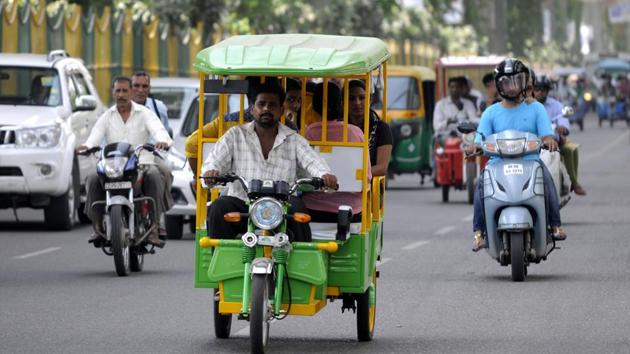 there are complaints that the operators purchase e-rickshaws and rent them out to drivers without getting them registered with the transport authority.(Sunil Ghosh/HT Photo)