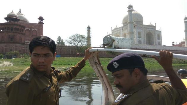 Superintendent of police Sushil Ghule (left) leading the security drill near the Taj Mahal on Thursday. (HT Photo) Superintendent of police Sushil Ghule (left) leading the security drill near the Taj Mahal on Thursday. (HT Photo)