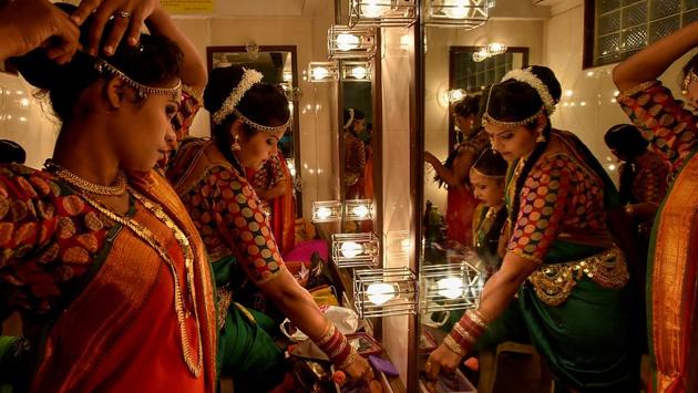 Where’s the stage, say these dancers. (Kunal Patil/HT Photo) 