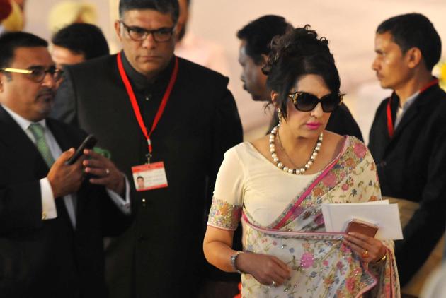Pakistani journalist and Capt Amarinder Singh’s friend Aroosa Alam during his oath ceremony at Punjab Raj Bhawan in Chandigarh on Thursday. (Keshav Singh/HT) 