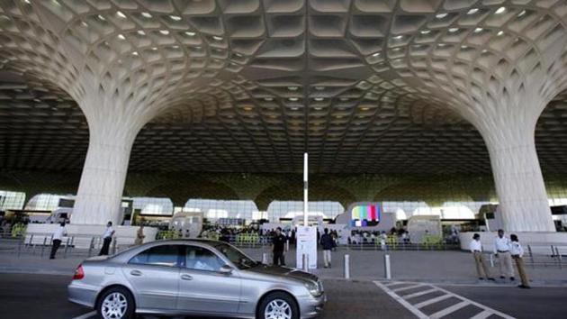 According to Sahar police, the arrested accused Darshan Hatnolkar, a Kalyan resident, was on his way back home from Dubai.(Pic for Representation)