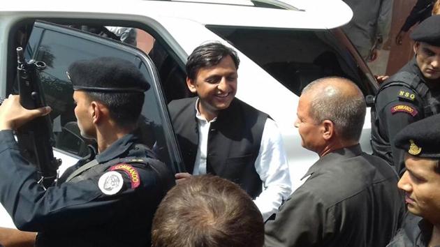 Chief minister Akhilesh Yadav at the meeting of the newly-elected SP MLAs at the party headquarters in Lucknow on Thursday. (HT Photo) Chief minister Akhilesh Yadav at the meeting of the newly-elected SP MLAs at the party headquarters in Lucknow on Thursday. (HT Photo)