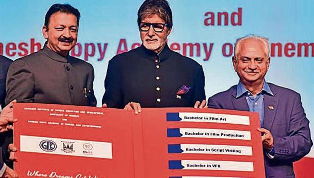 Ramesh Sippy and Amitabh Bachchan at an event. Ramesh Sippy and Amitabh Bachchan at an event.
