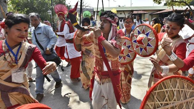 Artists from Assam perform the ‘Bihu’ dance during the Rashtriya Ekta Shivir at Rajghat . (Raj K Raj/HT PHOTO)