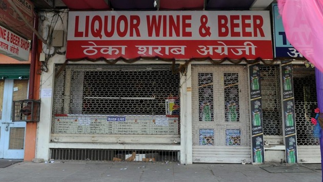 The number of liquor vends have been brought down from 6,384 to around 5,900.(HT Representative Image)