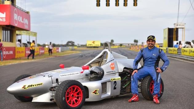 Ashwin Sundar and his wife Niveditha were charred to death in a tragic car crash on Saturday. (HT Photo) Ashwin Sundar and his wife Niveditha were charred to death in a tragic car crash on Saturday. (HT Photo)