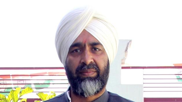 New finance minister Manpreet Badal, who took charge of his office on Thursday, said the state’s liabilities under the SAD-BJP government had spiralled to Rs 1.75 lakh crore, including Rs 6,200 crore free power to farmers and Rs 31,000 crore outstanding dues of food procurement. (HT Photo) New finance minister Manpreet Badal, who took charge of his office on Thursday, said the state’s liabilities under the SAD-BJP government had spiralled to Rs 1.75 lakh crore, including Rs 6,200 crore free power to farmers and Rs 31,000 crore outstanding dues of food procurement. (HT Photo)