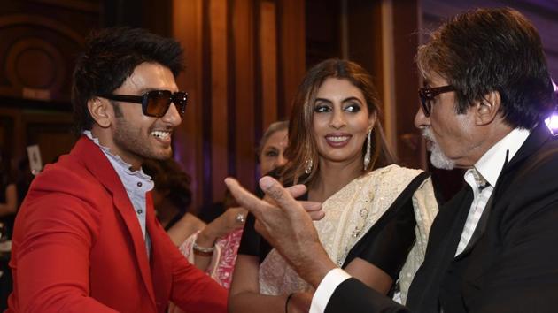 Ranveer Singh greeting Shweta Nanda Bachchan and Amitabh Bachchan in a typical ‘Ranveer Singh’ fashion. Don’t think the Bachchans mind, eh? (Satish Bate/ HT Photo) 