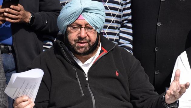 Captain Amarinder Singh addresses a press conference in New Delhi.(Sonu Mehta/HT File Photo)