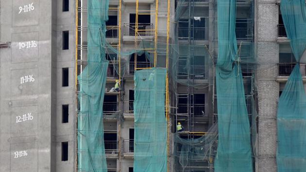 Construction workers are not registered and hence don’t derive the benefits of labour schemes of the government. (SUNIL GHOSH/HT PHOTO) Construction workers are not registered and hence don’t derive the benefits of labour schemes of the government. (SUNIL GHOSH/HT PHOTO)