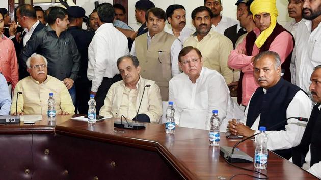 Haryana chief minister Manohar Lal Khattar (extreme left, sitting) with Union minister Birender Singh at a meeting with a delegation of Jat leaders led by Yashpal Malik (extreme right, sitting) in New Delhi on Sunday. (PTI) Haryana chief minister Manohar Lal Khattar (extreme left, sitting) with Union minister Birender Singh at a meeting with a delegation of Jat leaders led by Yashpal Malik (extreme right, sitting) in New Delhi on Sunday. (PTI)