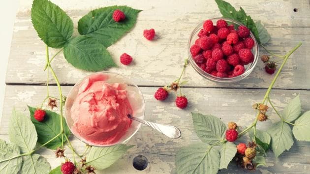 Sorbet served with a bowl of raspberries (Getty Images/iStockphoto) Sorbet served with a bowl of raspberries (Getty Images/iStockphoto)