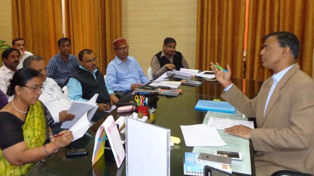 BSEB chairman Anand Kishor (right) addressing a meeting of its officials in Patna. (HT file photo) BSEB chairman Anand Kishor (right) addressing a meeting of its officials in Patna. (HT file photo)