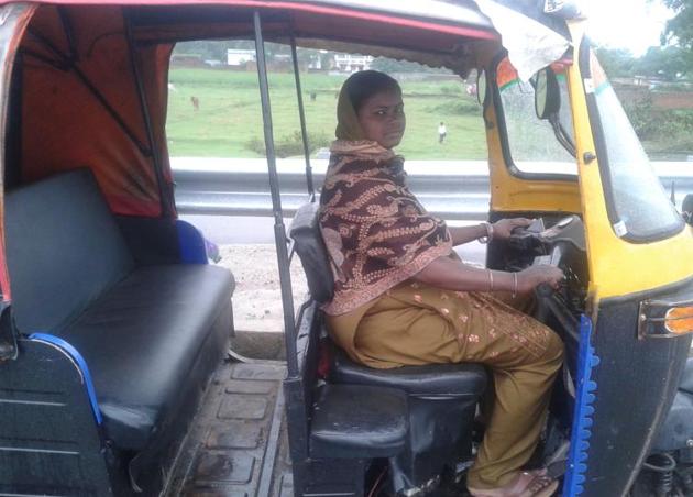 Women having commercial driving licences can claim tax rebate on three-wheelers and four-wheelers purchased in their names. (Santosh Kumar/HT photo) Women having commercial driving licences can claim tax rebate on three-wheelers and four-wheelers purchased in their names. (Santosh Kumar/HT photo)