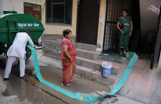 Gurgaon residents have been grappling with a water supply crisis and the situation grows more acute in summer. (File Photo) Gurgaon residents have been grappling with a water supply crisis and the situation grows more acute in summer. (File Photo)
