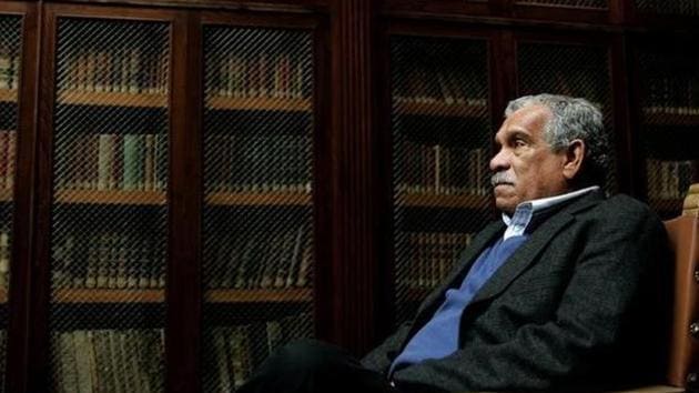Nobel Prize laureate Derek Walcott inside the library of Oviedo's University in 2006. Walcott, 87, died on March 17, 2017 at his home in St. Lucia. (Reuters file photo) Nobel Prize laureate Derek Walcott inside the library of Oviedo's University in 2006. Walcott, 87, died on March 17, 2017 at his home in St. Lucia. (Reuters file photo)