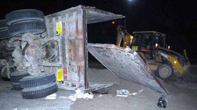 A JCB machine at work on the accident spot.(HT Photo)