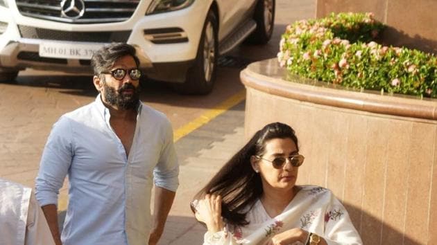Suniel Shetty arrives at the prayer meet of Aishwarya’s father. (Photo by Prodip Guha) 