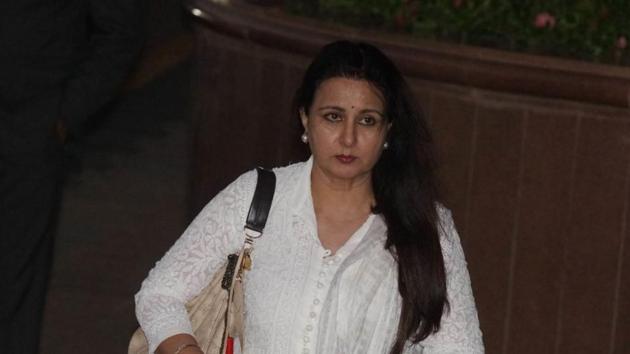 Poonam Dhillon attends the prayer meet for Aishwarya’s dad Krishna Raj. (Photo by Prodip Guha) 